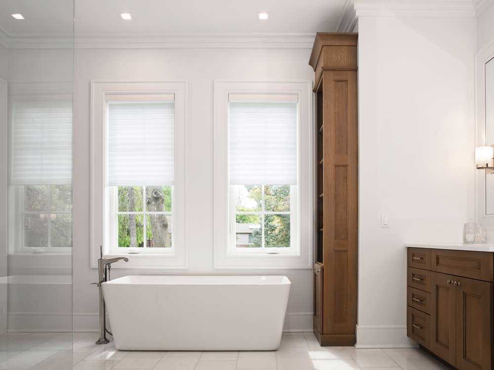 Traditional Gold Coast Home Master Bathroom Interior Design